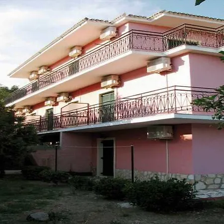 Elena Hotel 2*